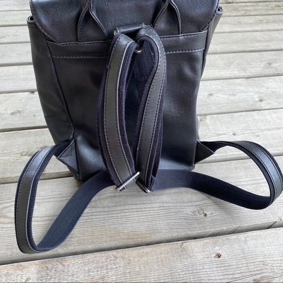 Matt & Nat Mini Backpack - Picture 5 of 12